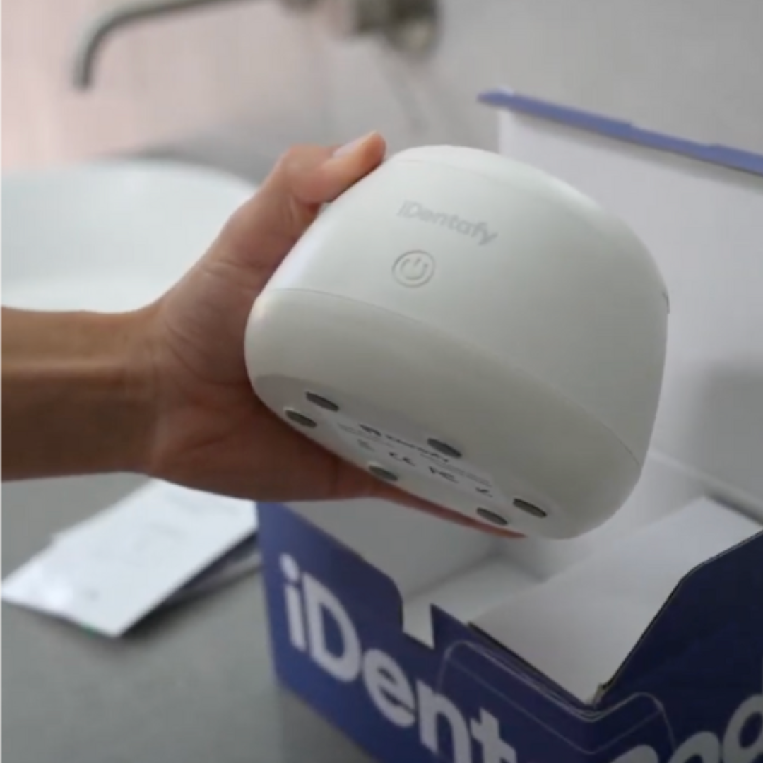 iDentapod Ultrasonic Cleaner in Hand